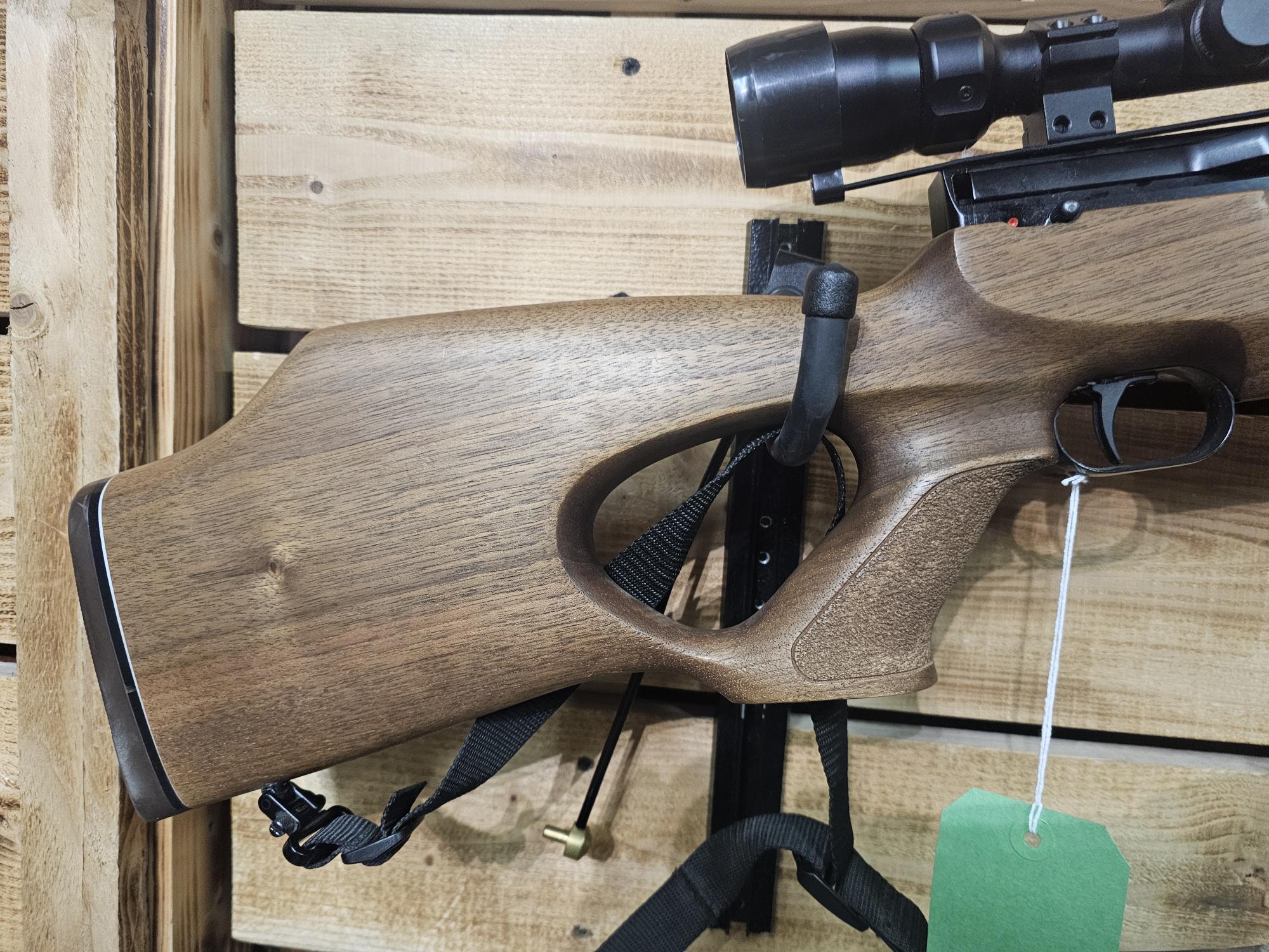 Pre-Owned Weihrauch HW100T - Image 2