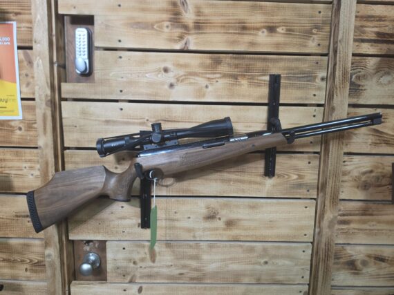 Pre-Owned Air Arms TX200 Walnut